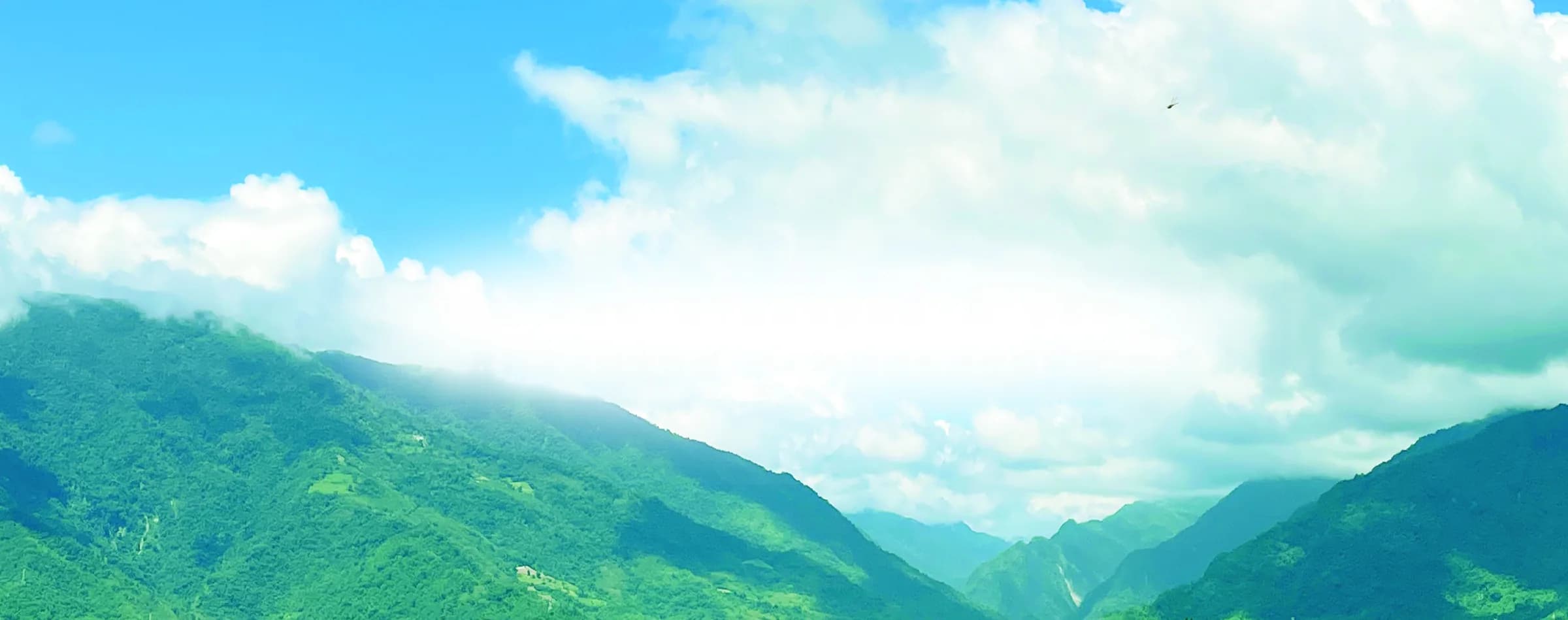 雲霧繚繞的大武山山脈